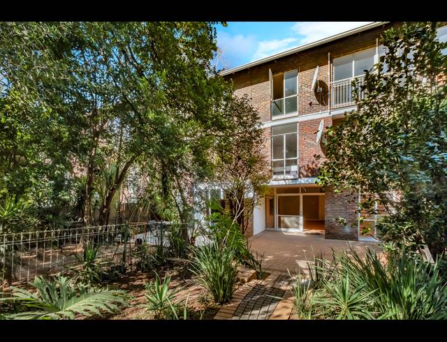 3 BEDROOM APARTMENT FOR SALE IN SANDOWN